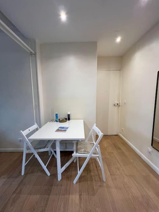 Charmant Appartement Alesia París Exterior foto
